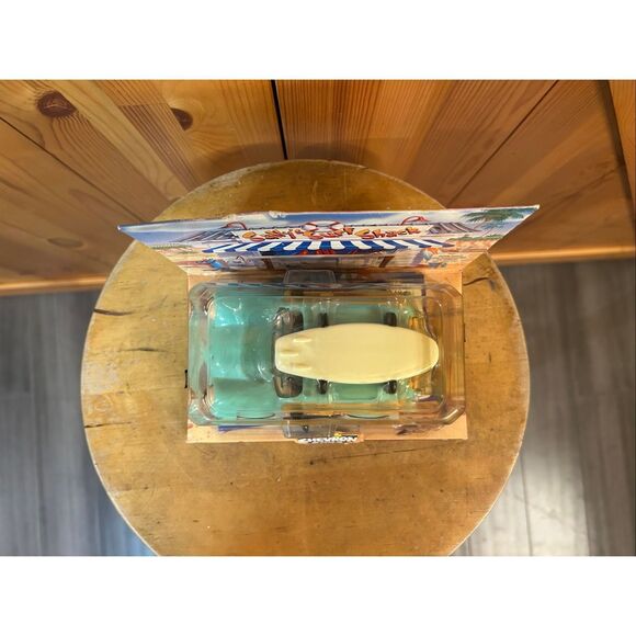 Chevron Cars Woody Wagon w Surfboard (6144) - Picture 5 of 6